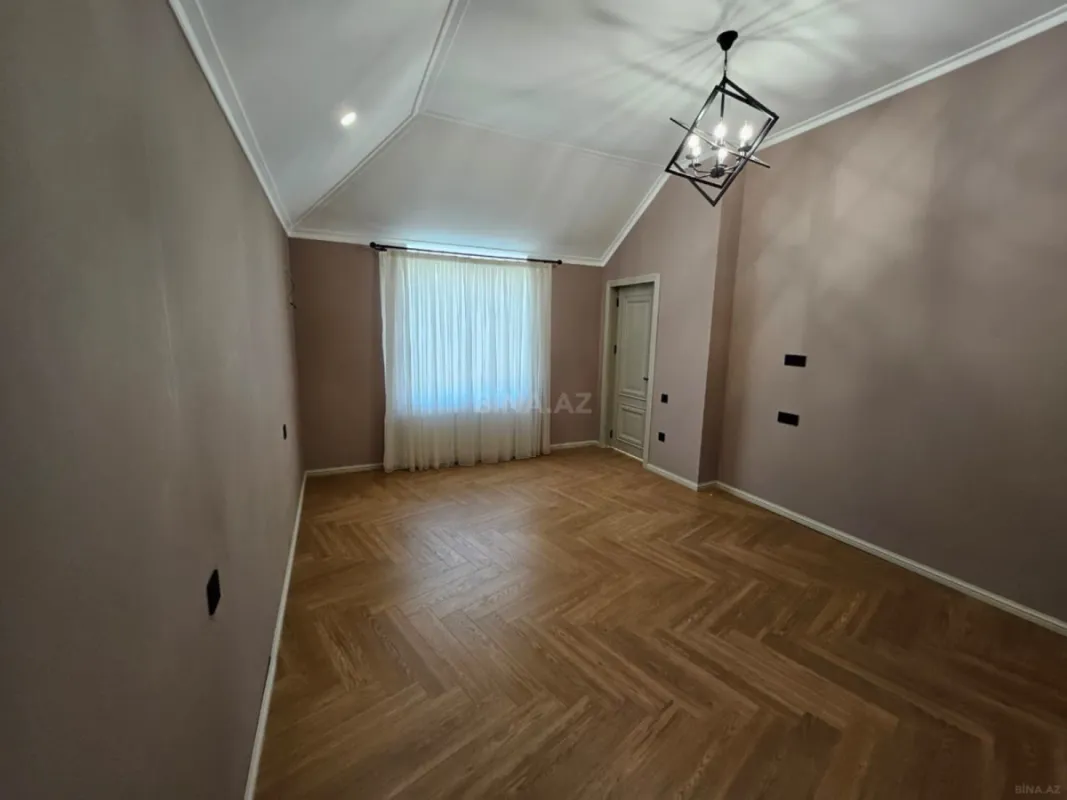 Satılır 5 otaqlı həyət evi 220 m²