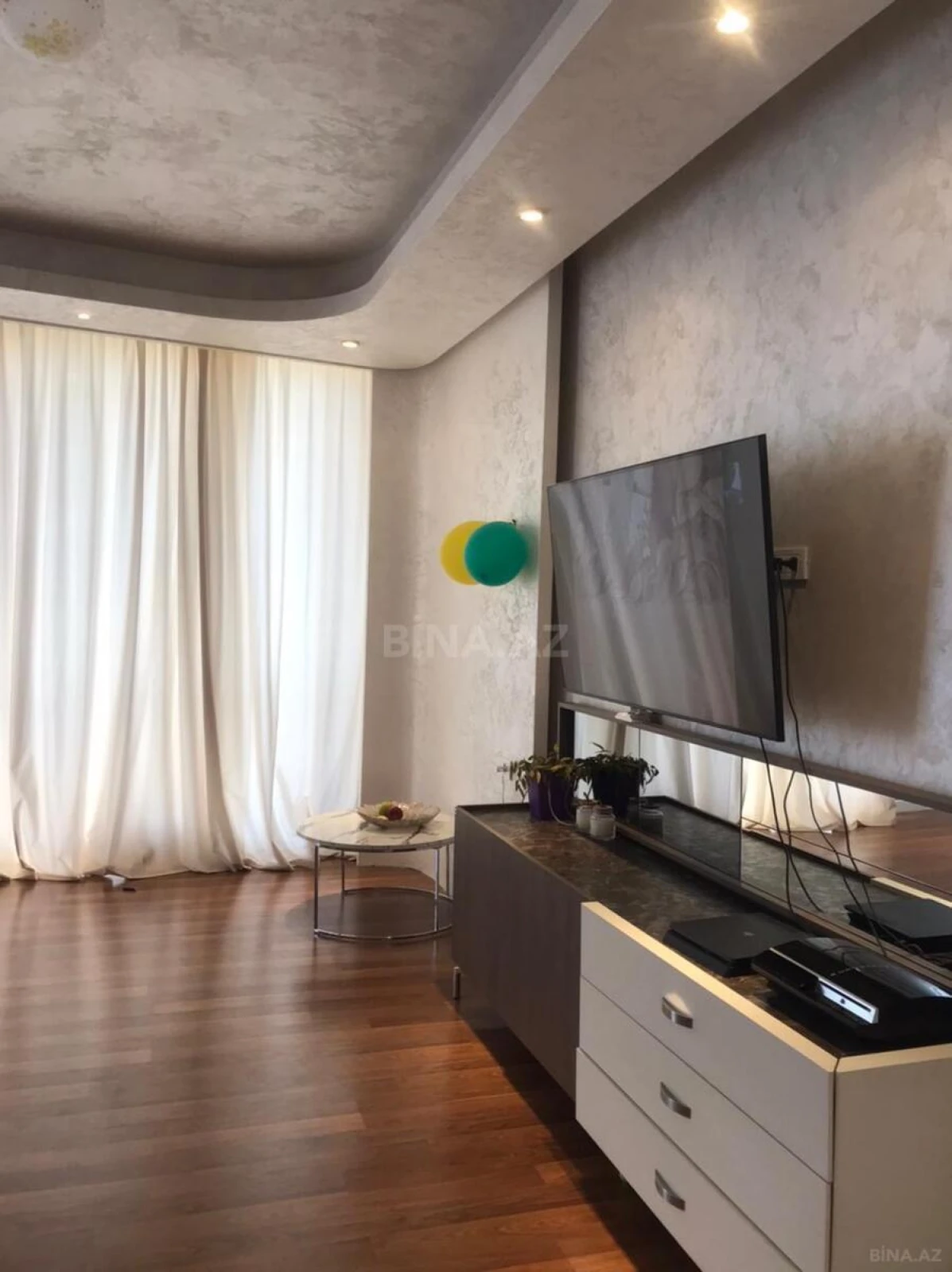 Satılır 6 otaqlı həyət evi 360 m²