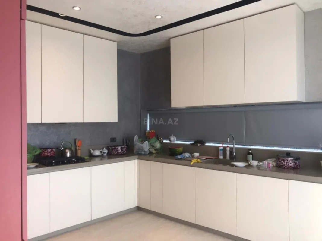 Satılır 6 otaqlı həyət evi 360 m²