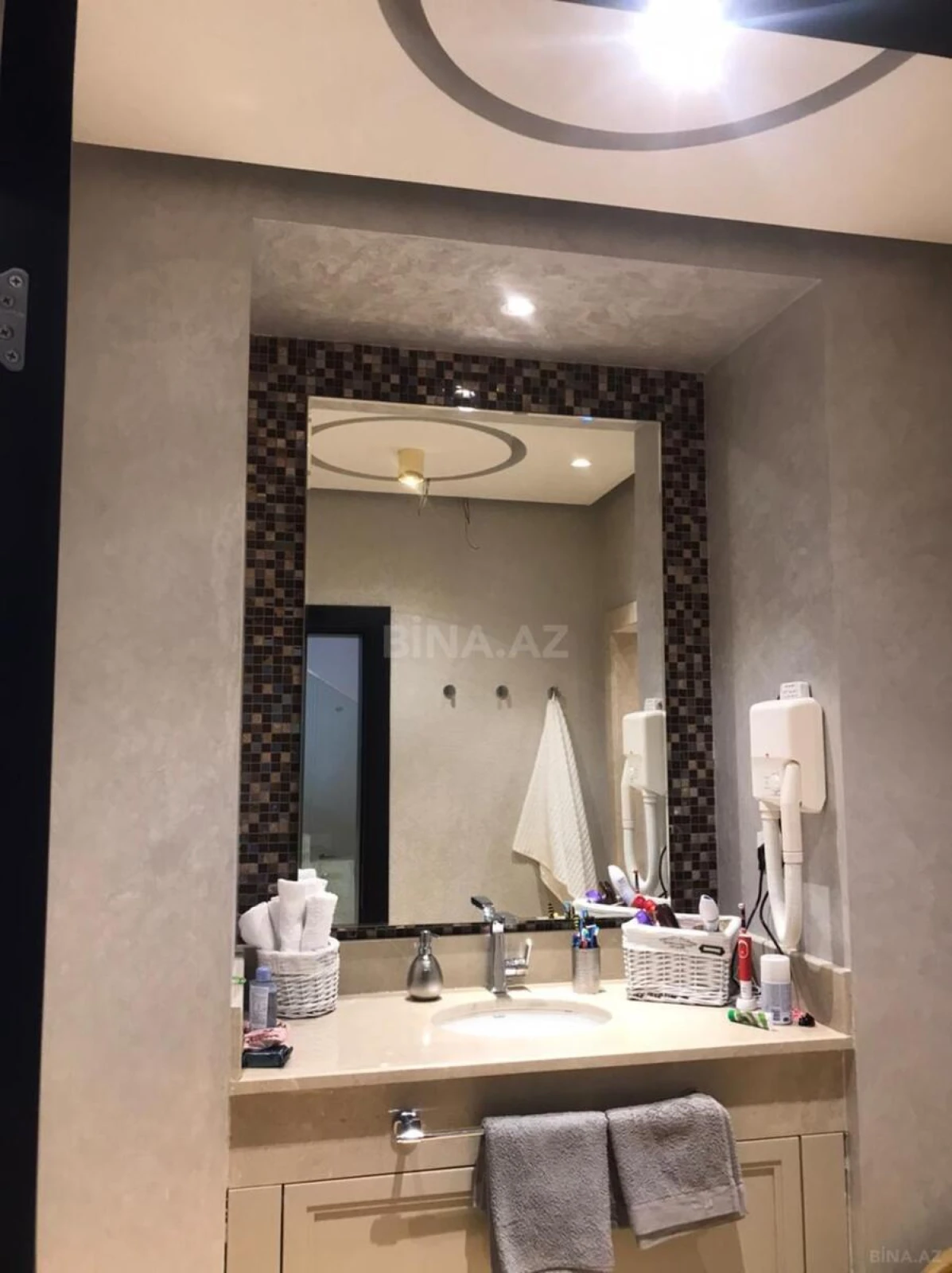 Satılır 6 otaqlı həyət evi 360 m²