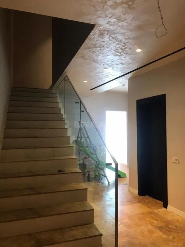 Satılır 6 otaqlı həyət evi 360 m²