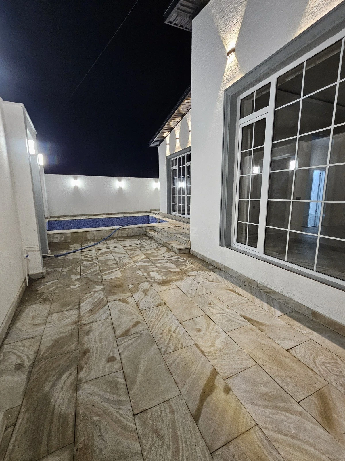 Satılır 4 otaqlı həyət evi 140 m²