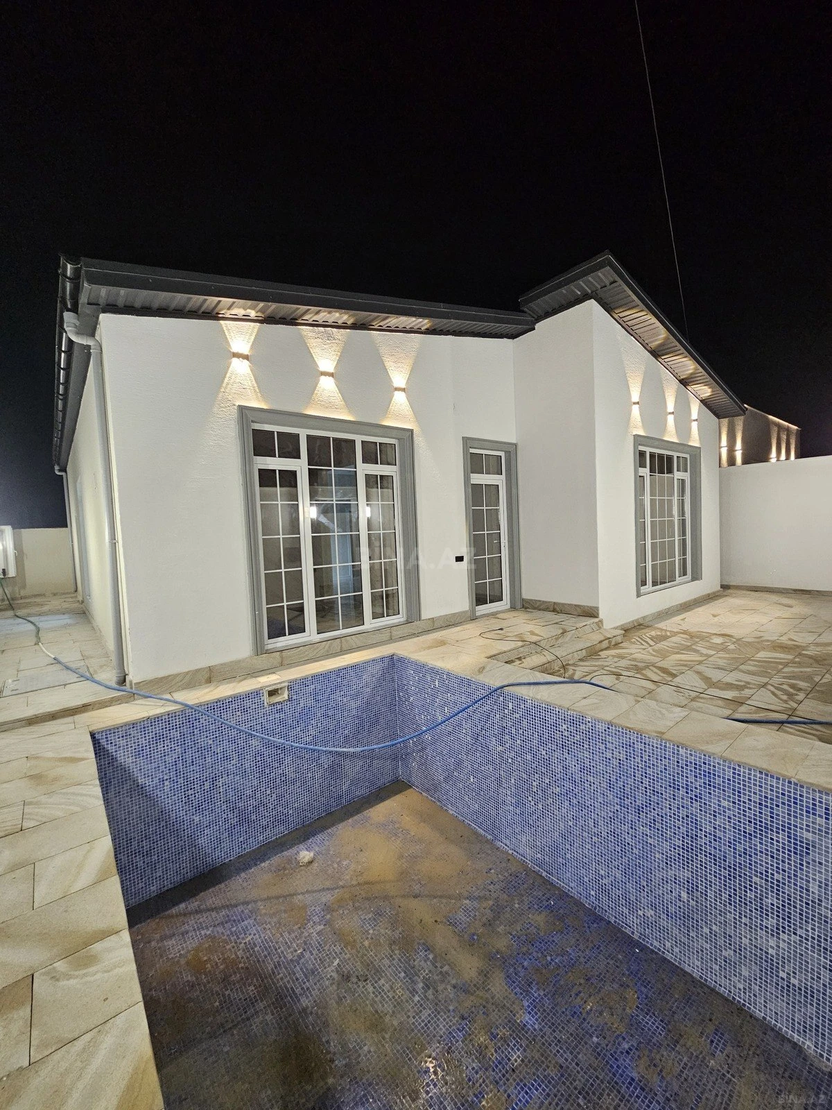 Satılır 4 otaqlı həyət evi 140 m²