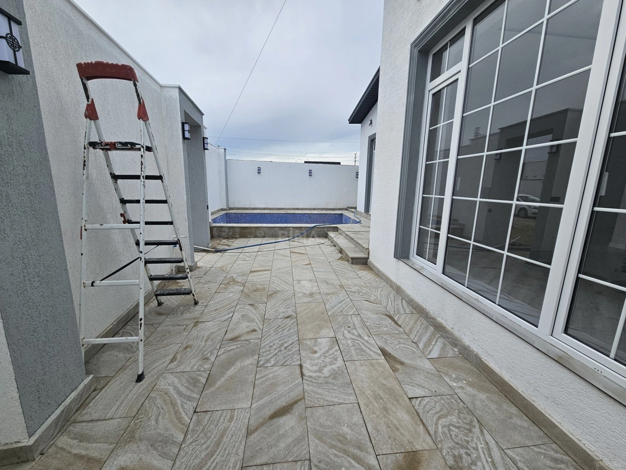 Satılır 4 otaqlı həyət evi 140 m²