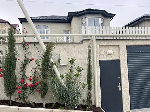 Satılır 7 otaqlı həyət evi 250 m²