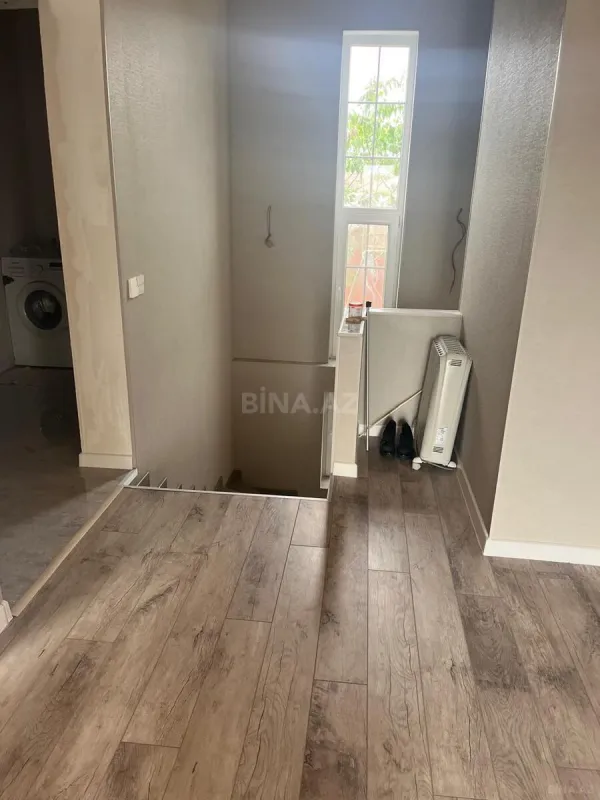 Satılır 7 otaqlı həyət evi 250 m²
