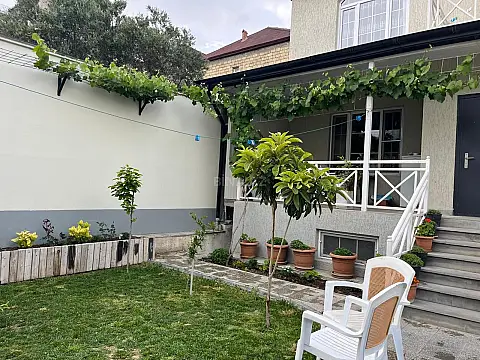 Satılır 7 otaqlı həyət evi 250 m²