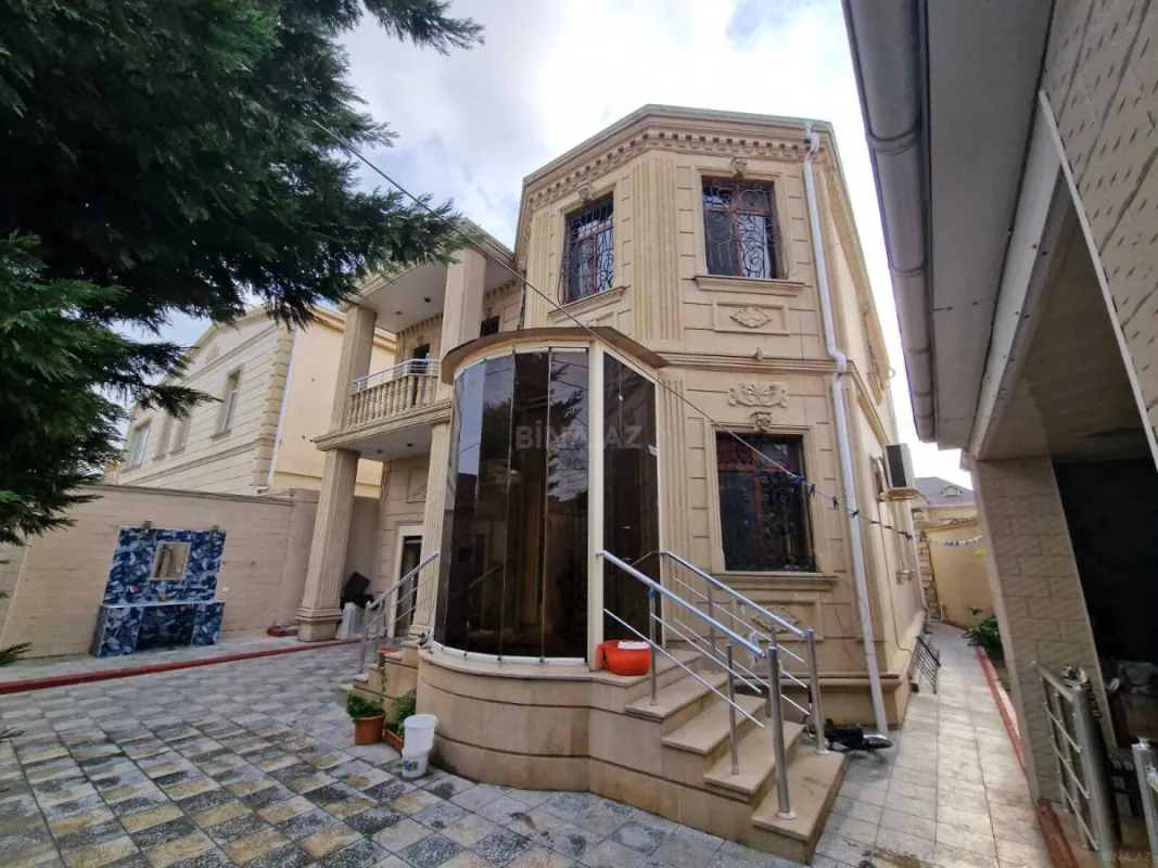 Satılır 5 otaqlı həyət evi 214 m²