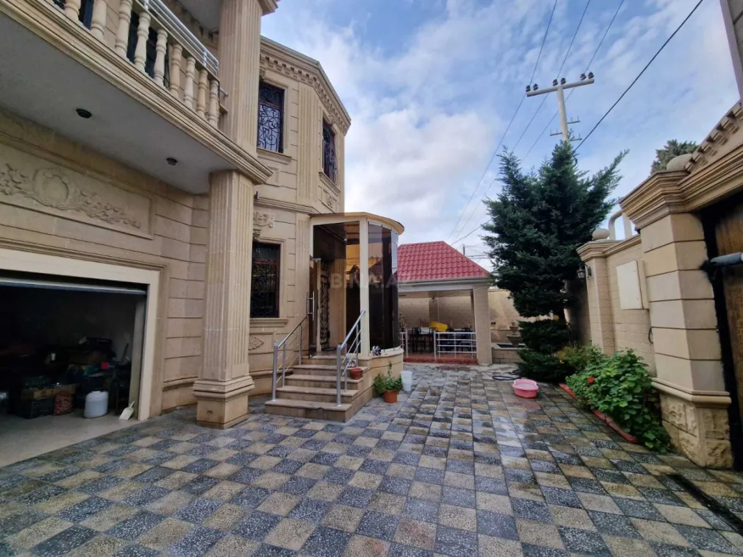 Satılır 5 otaqlı həyət evi 214 m²