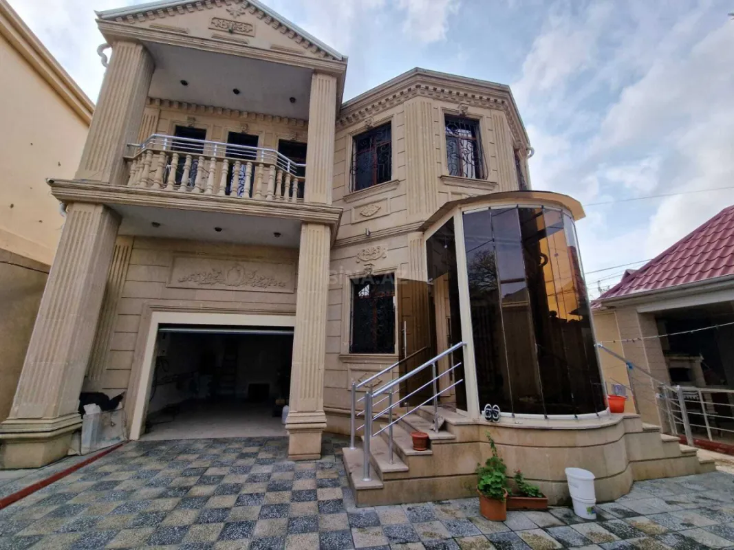 Satılır 5 otaqlı həyət evi 214 m²