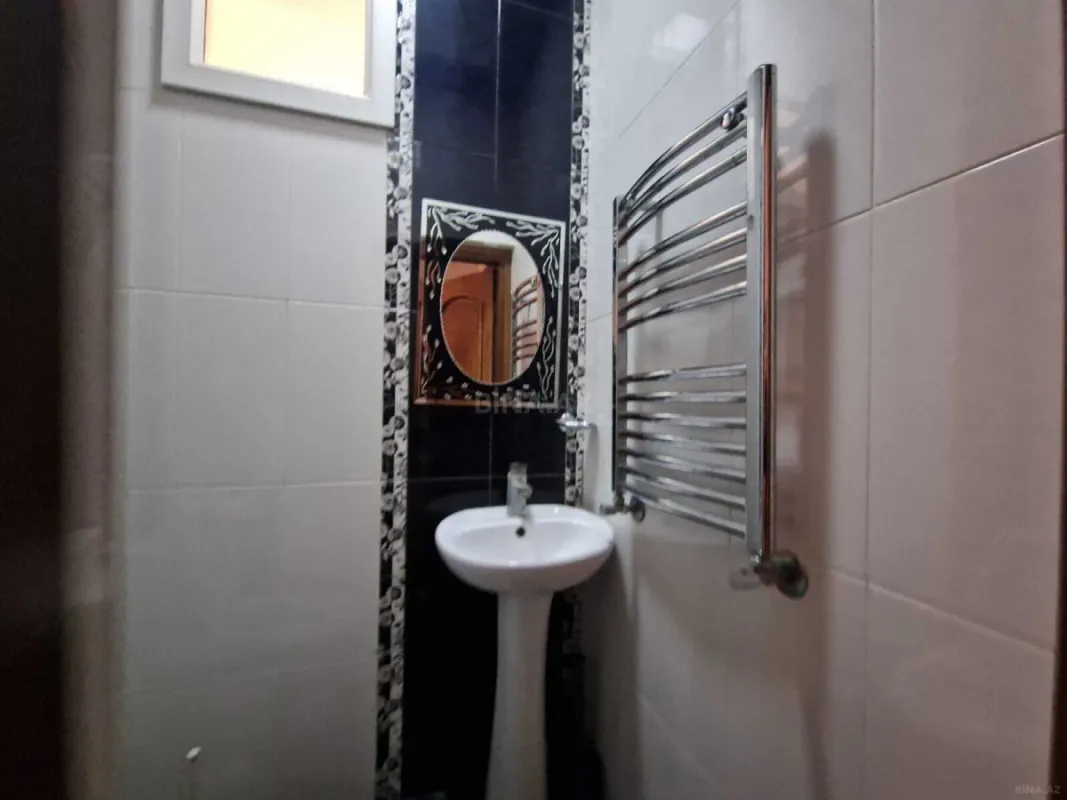 Satılır 5 otaqlı həyət evi 214 m²