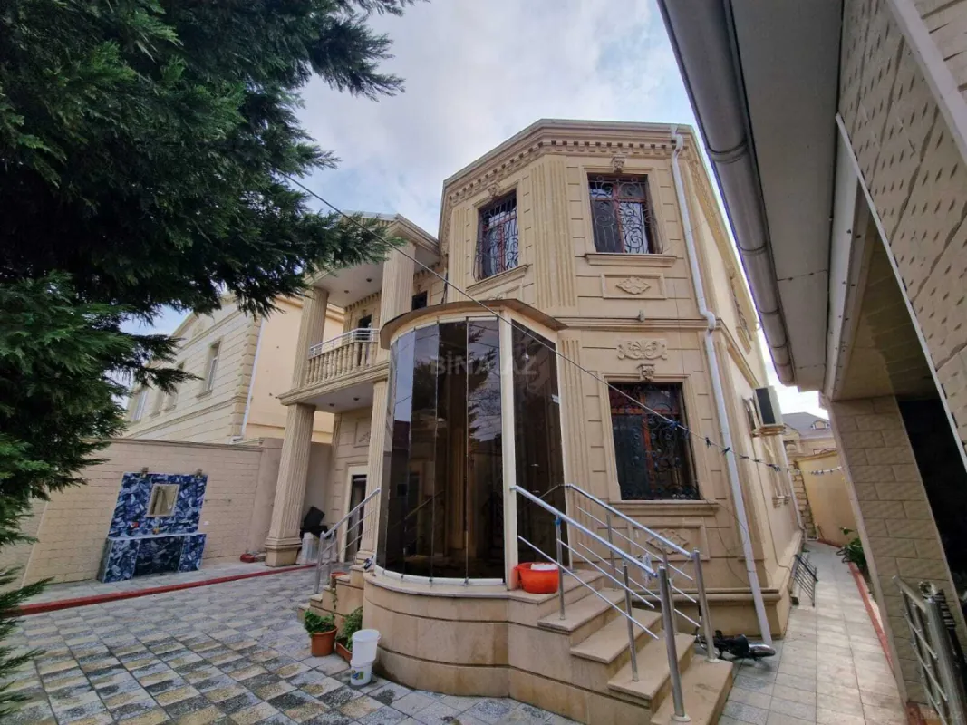 Satılır 5 otaqlı həyət evi 214 m²
