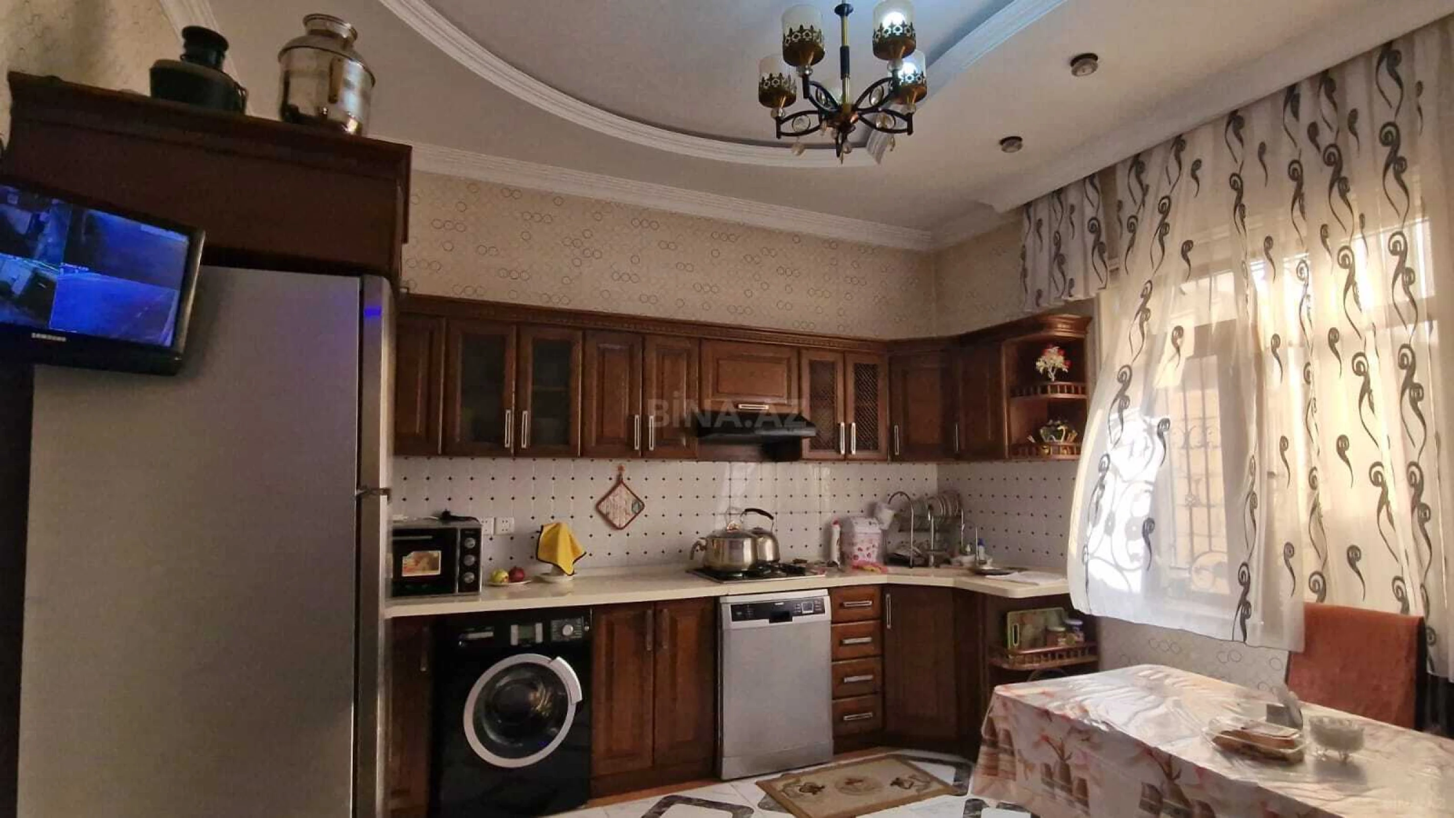 Satılır 5 otaqlı həyət evi 214 m²