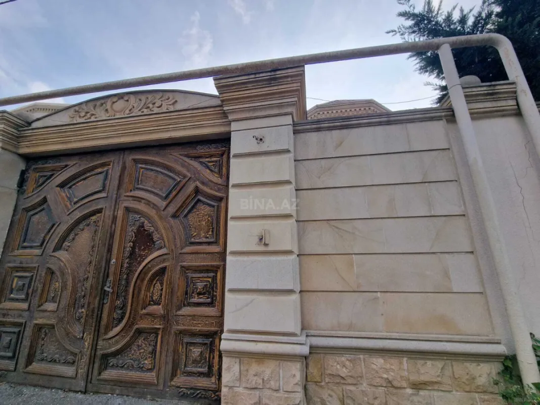 Satılır 5 otaqlı həyət evi 214 m²