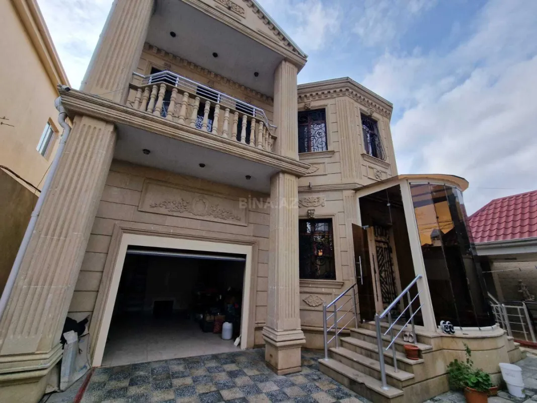 Satılır 5 otaqlı həyət evi 214 m²