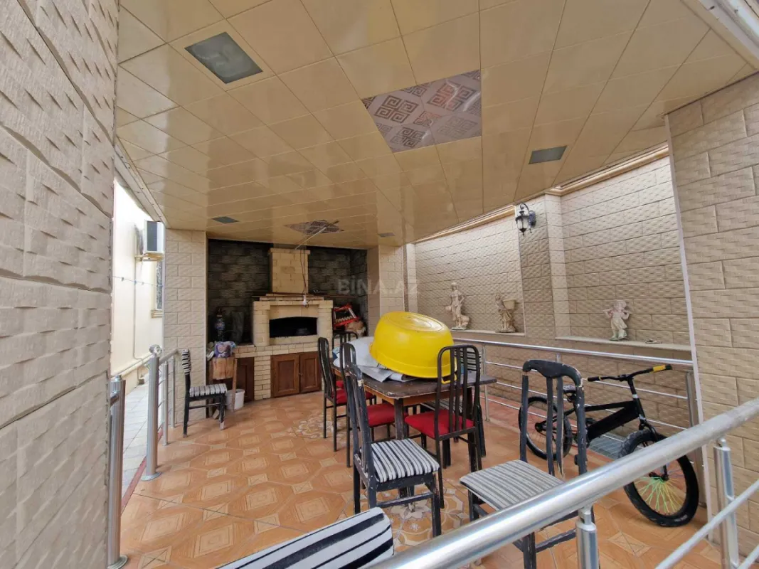 Satılır 5 otaqlı həyət evi 214 m²