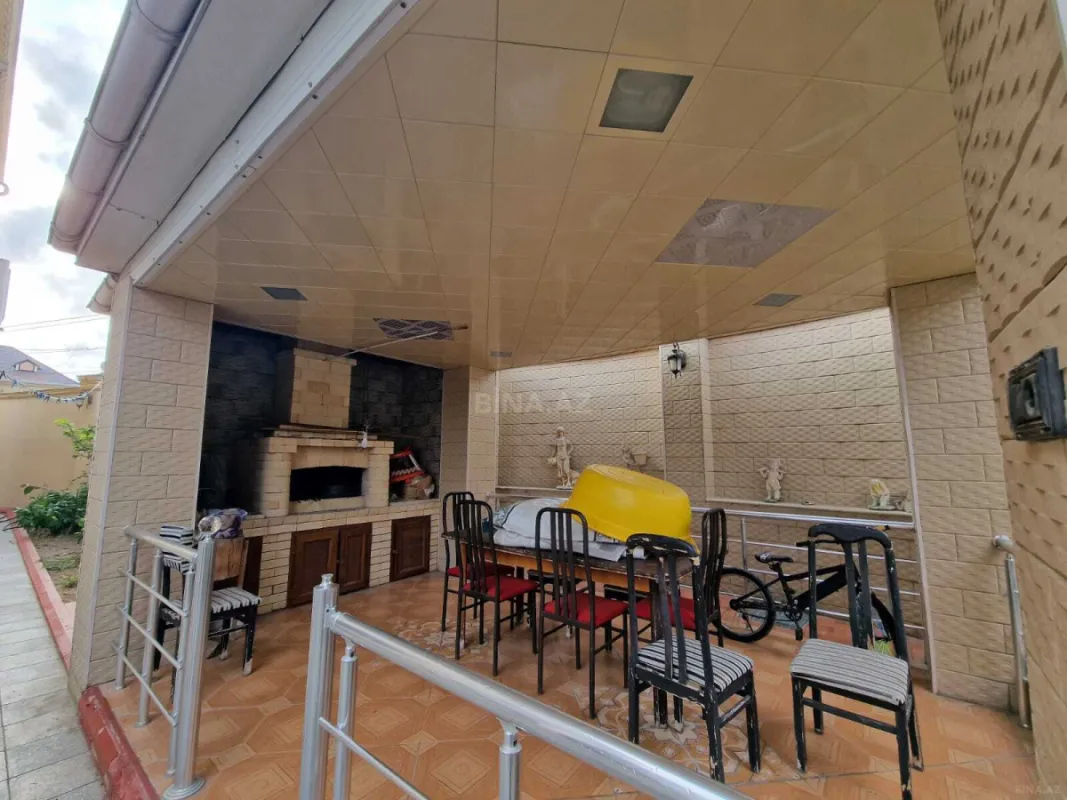 Satılır 5 otaqlı həyət evi 214 m²