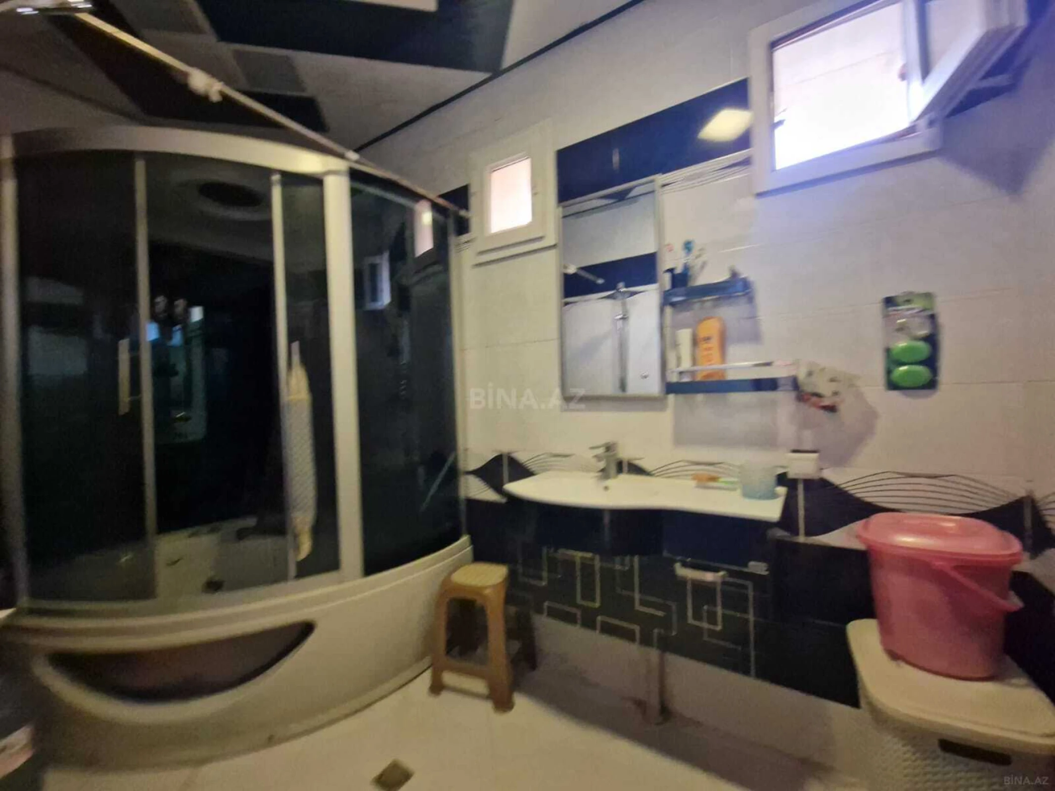 Satılır 5 otaqlı həyət evi 214 m²