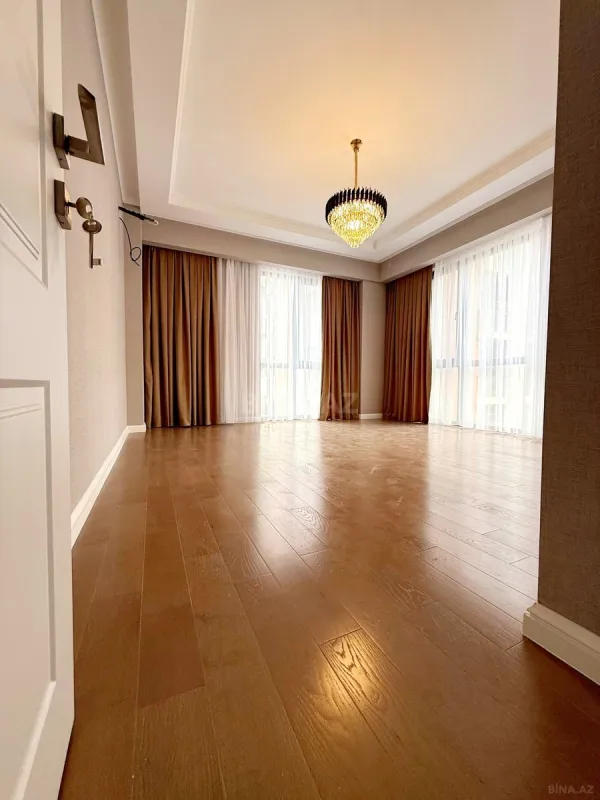Satılır 3 otaqlı mənzil 83 m²
