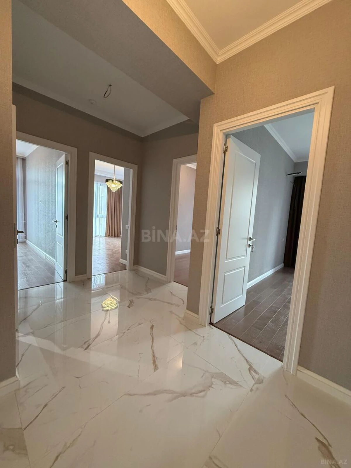 Satılır 3 otaqlı mənzil 83 m²