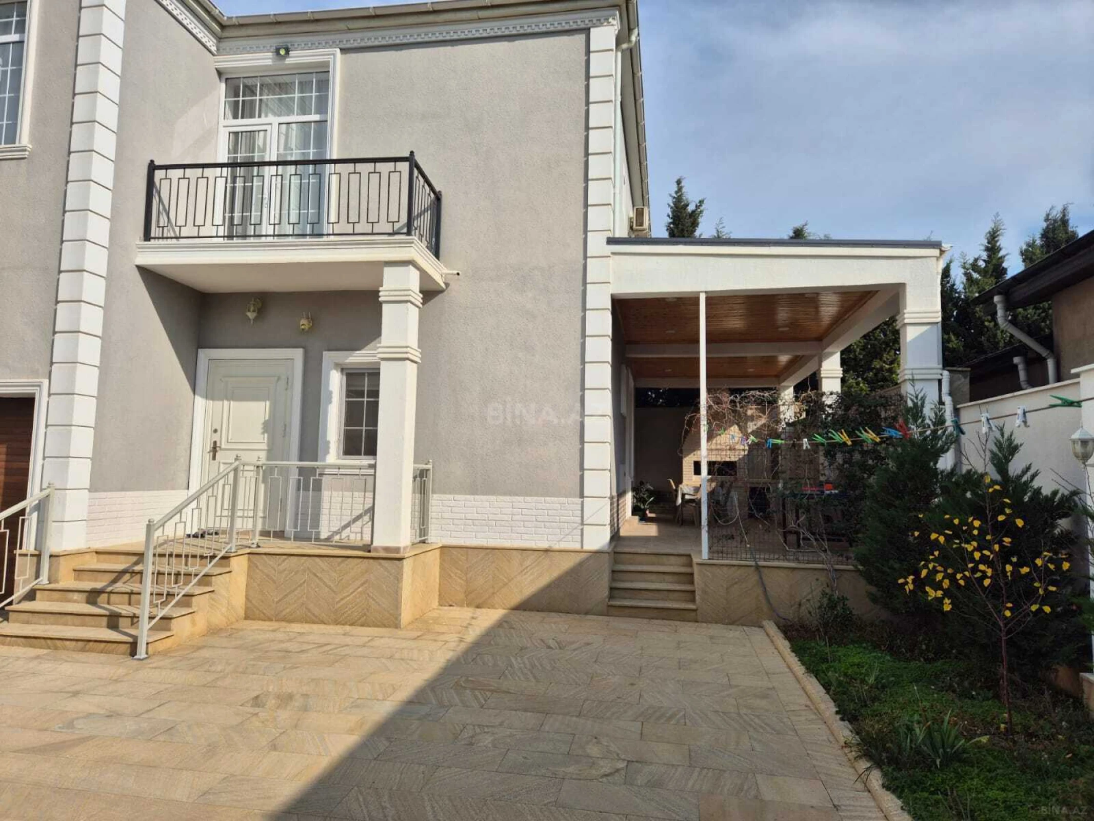 Satılır 4 otaqlı həyət evi 180 m²