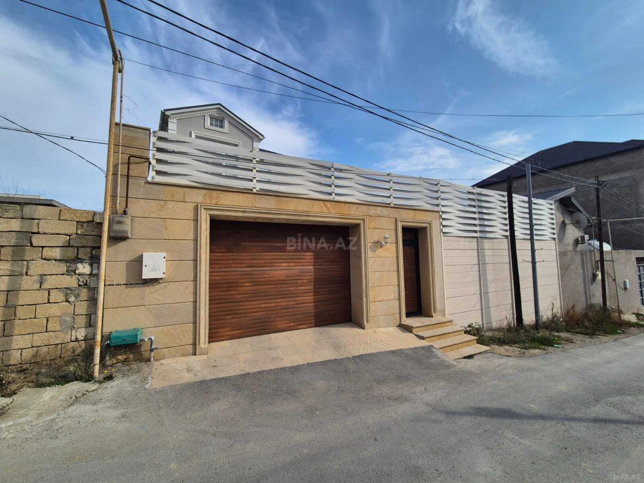 Satılır 4 otaqlı həyət evi 180 m²