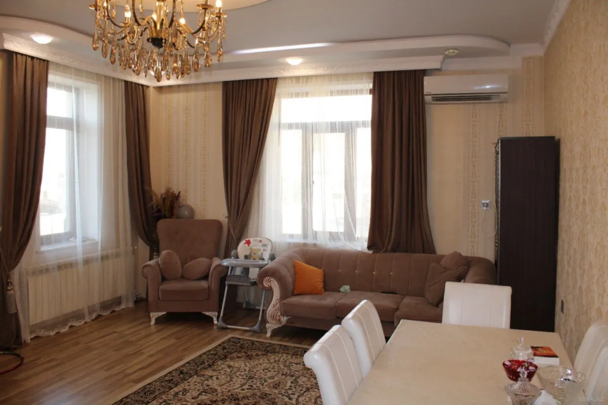 Satılır 6 otaqlı həyət evi 510 m²