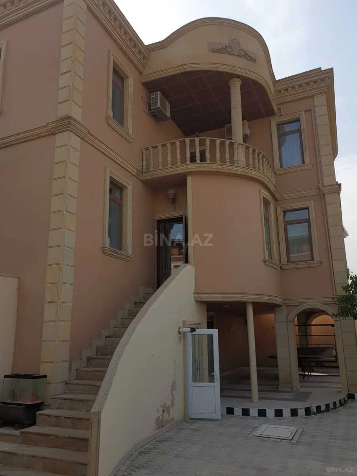 Satılır 6 otaqlı həyət evi 510 m²