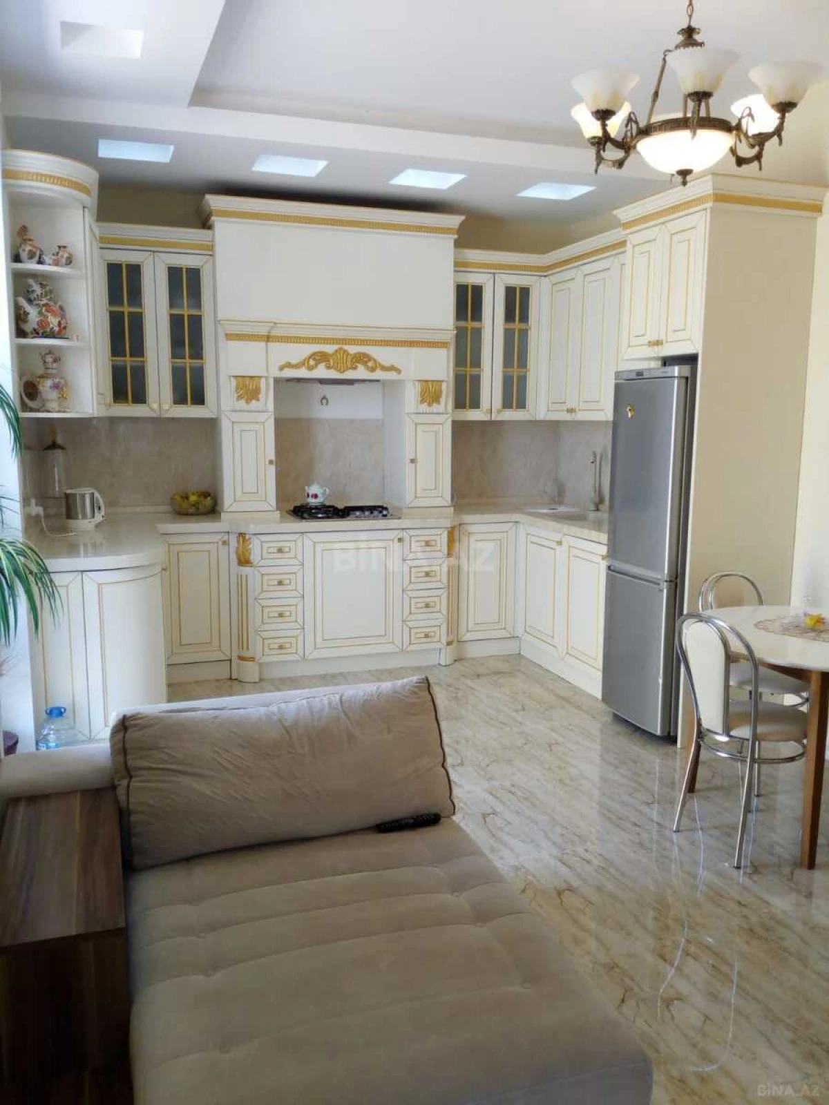 Satılır 5 otaqlı həyət evi 200 m²