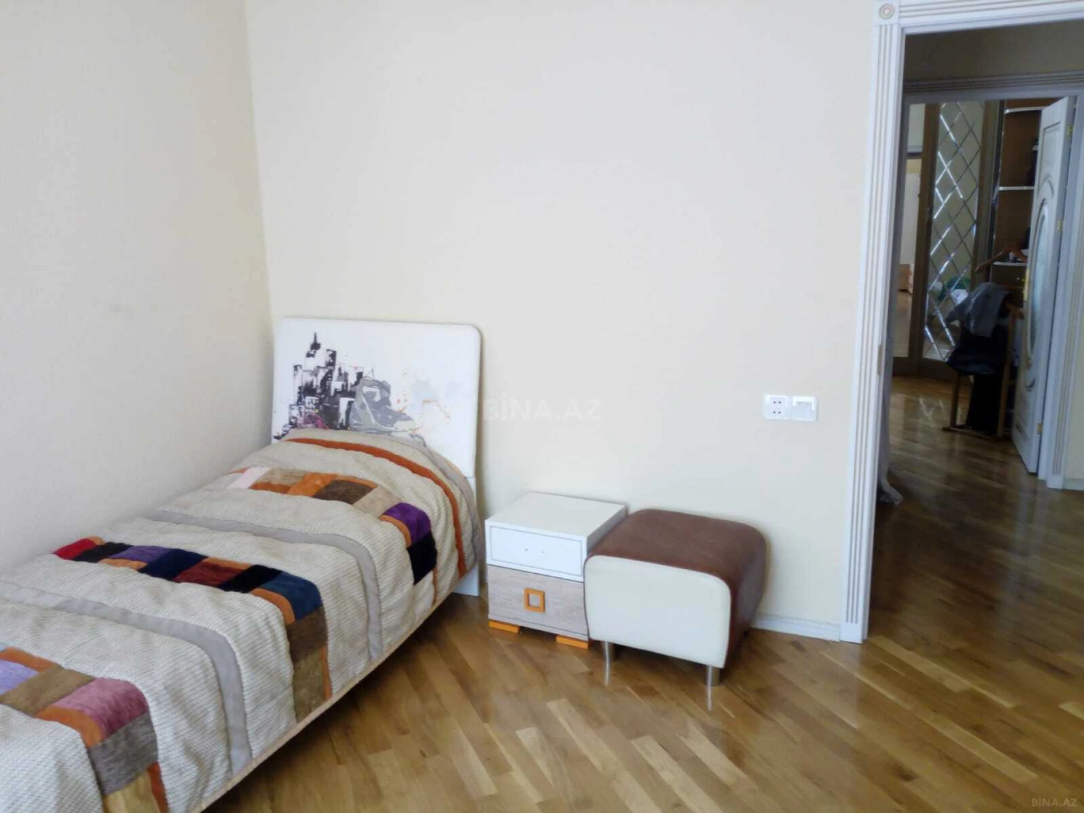 Satılır 5 otaqlı həyət evi 200 m²