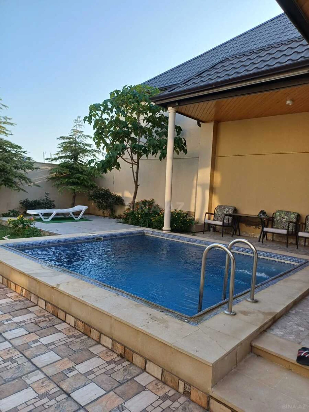 Satılır 5 otaqlı həyət evi 200 m²