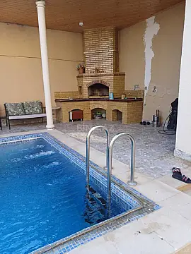 Satılır 5 otaqlı həyət evi 200 m²