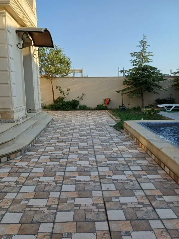 Satılır 5 otaqlı həyət evi 200 m²