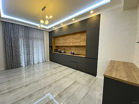 Kirayə verilir 2 otaqlı mənzil 95 m²