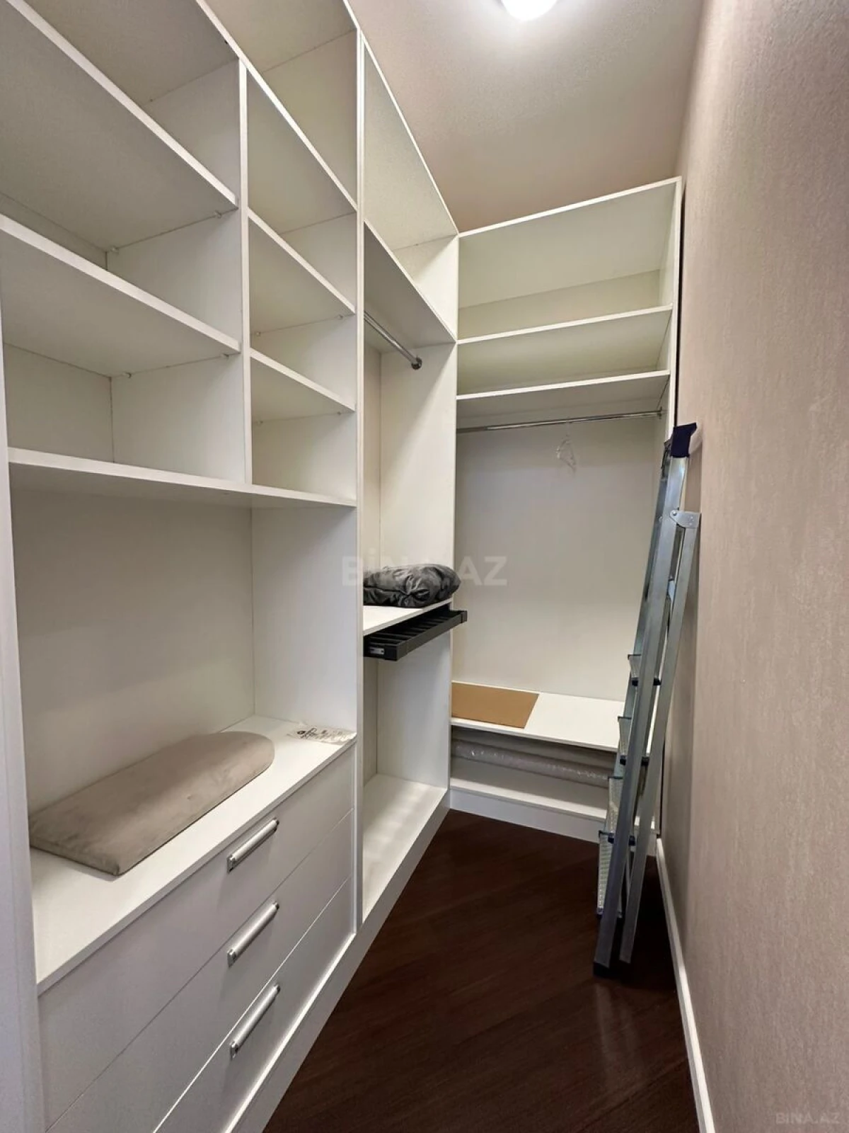 Kirayə verilir 2 otaqlı mənzil 95 m²