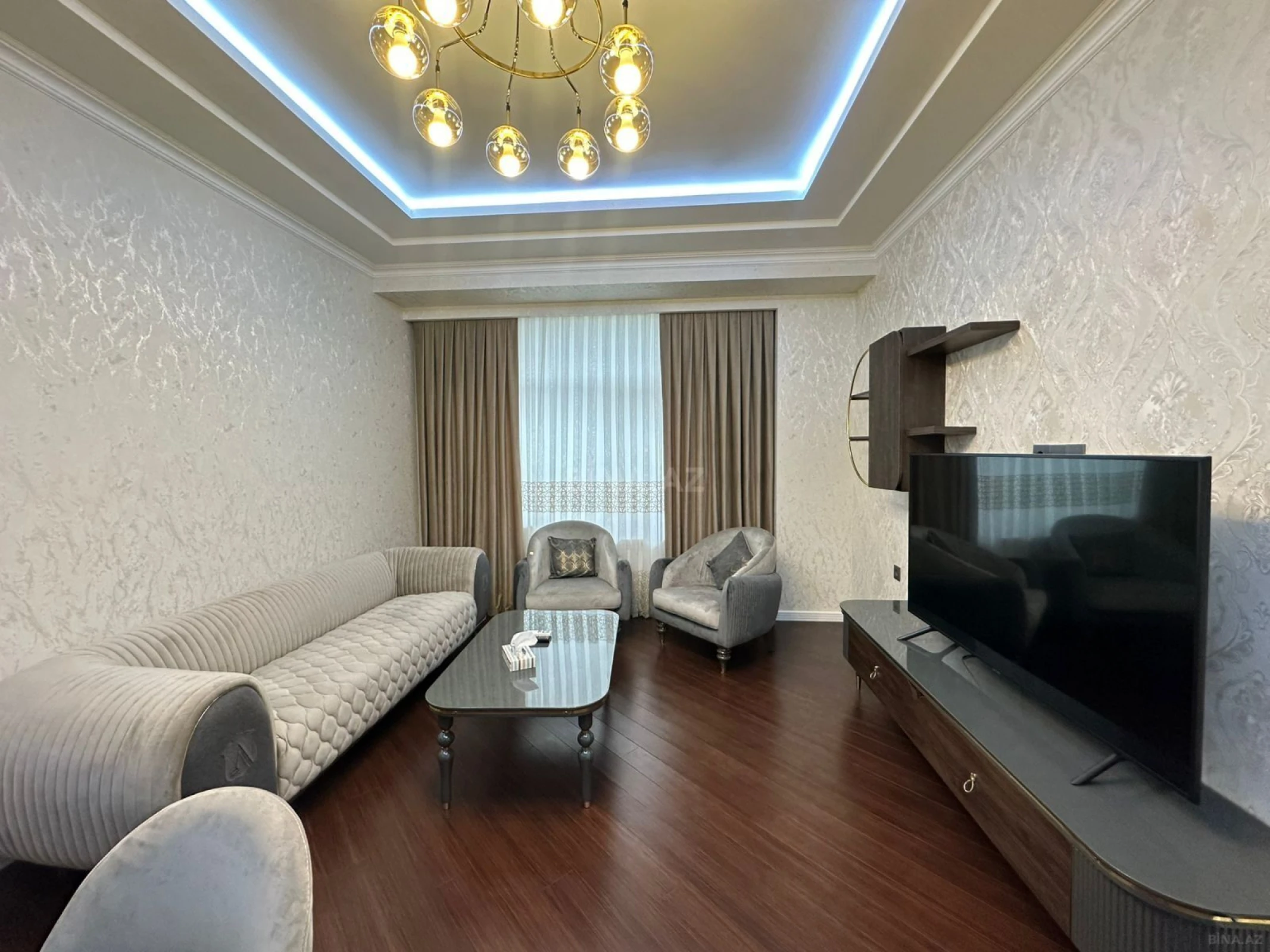 Kirayə verilir 2 otaqlı mənzil 95 m²