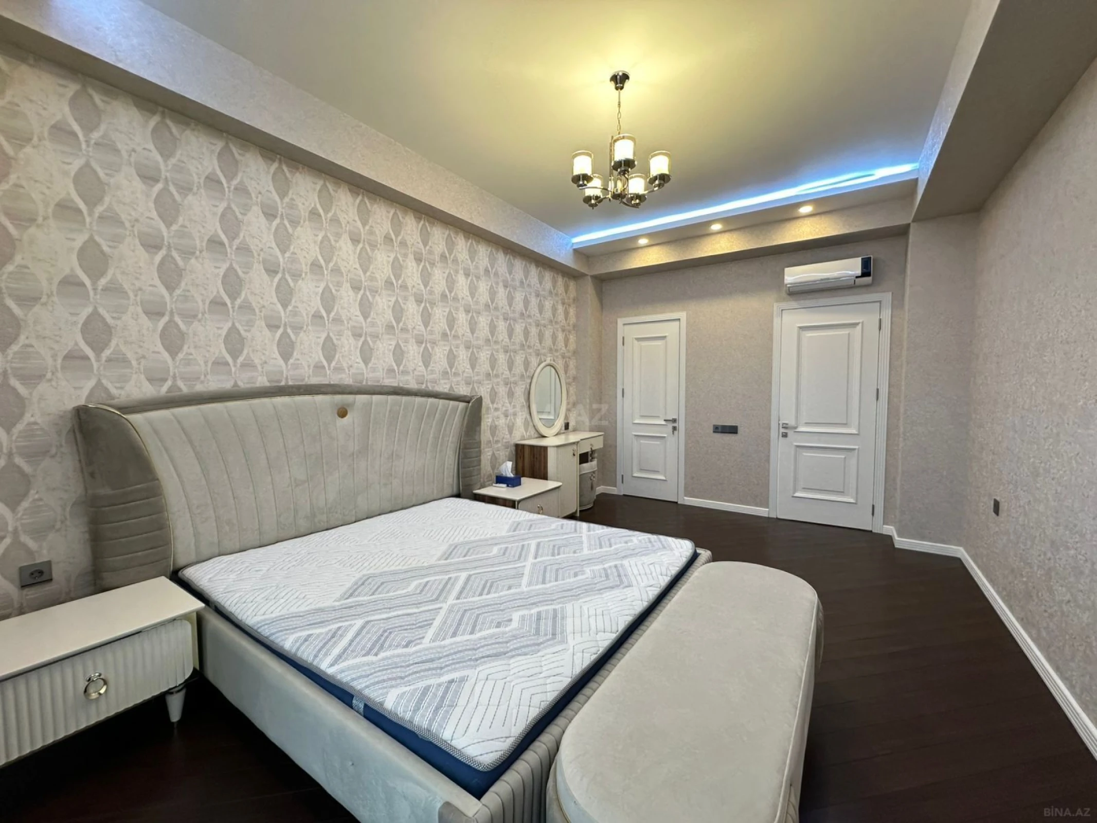 Kirayə verilir 2 otaqlı mənzil 95 m²