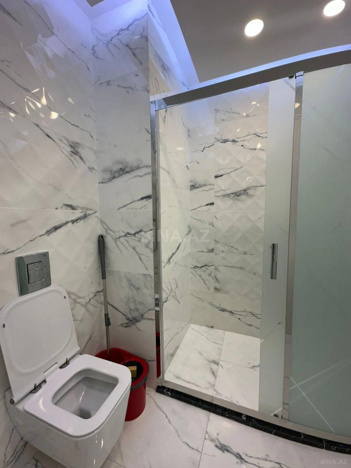 Kirayə verilir 2 otaqlı mənzil 95 m²