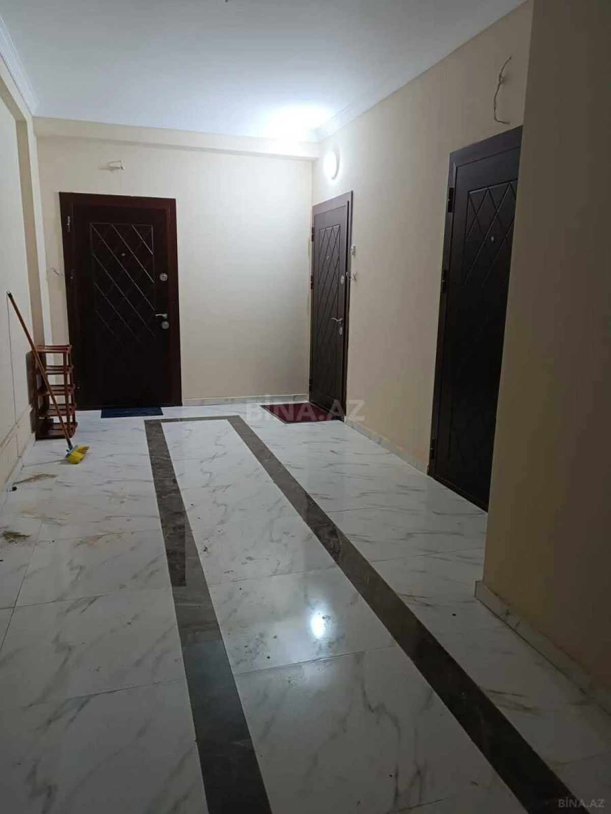 Satılır 2 otaqlı mənzil 73 m²