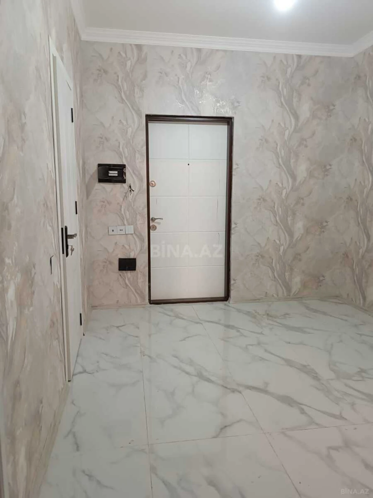 Satılır 2 otaqlı mənzil 73 m²