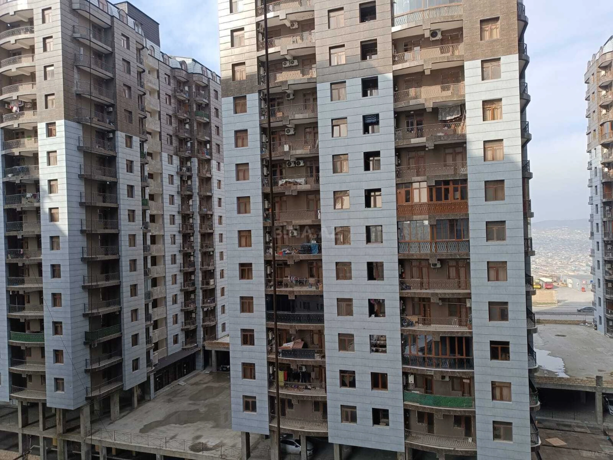 Satılır 2 otaqlı mənzil 73 m²