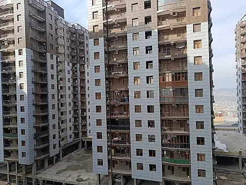 Satılır 2 otaqlı mənzil 73 m²