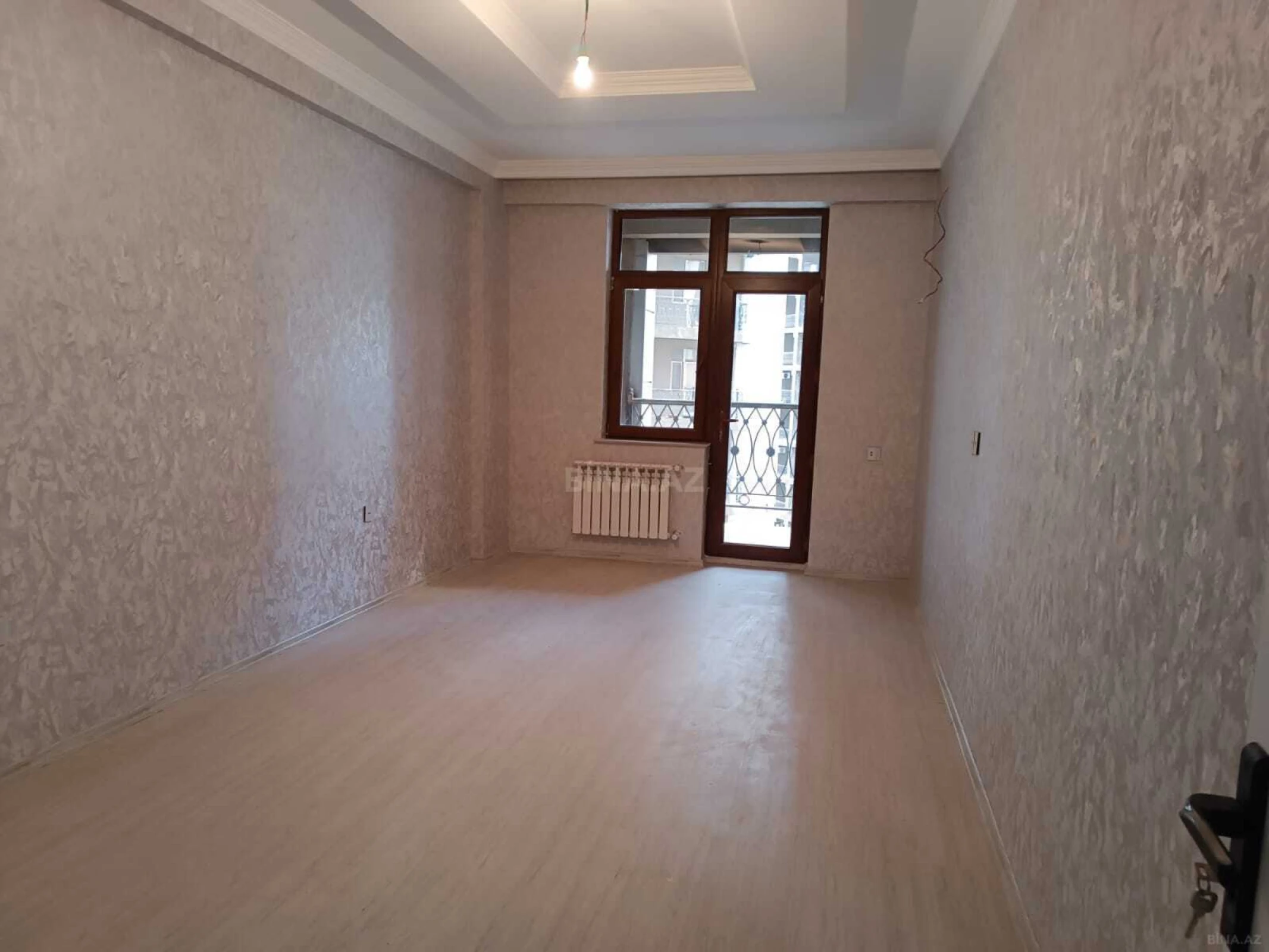 Satılır 2 otaqlı mənzil 73 m²