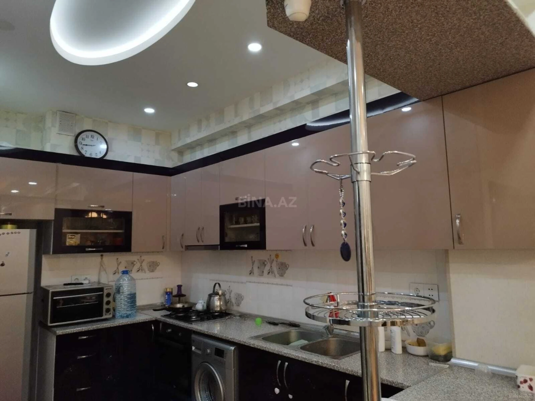 Satılır 2 otaqlı mənzil 68 m²