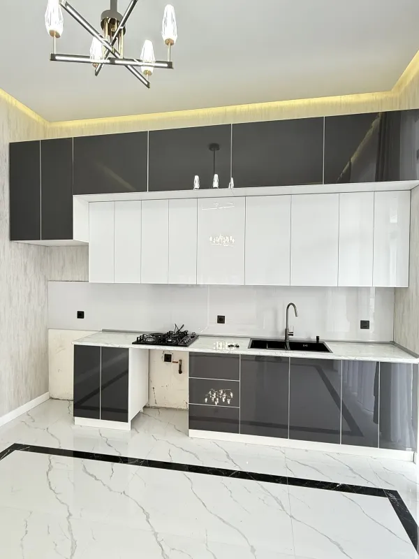 Satılır 4 otaqlı həyət evi 170 m²