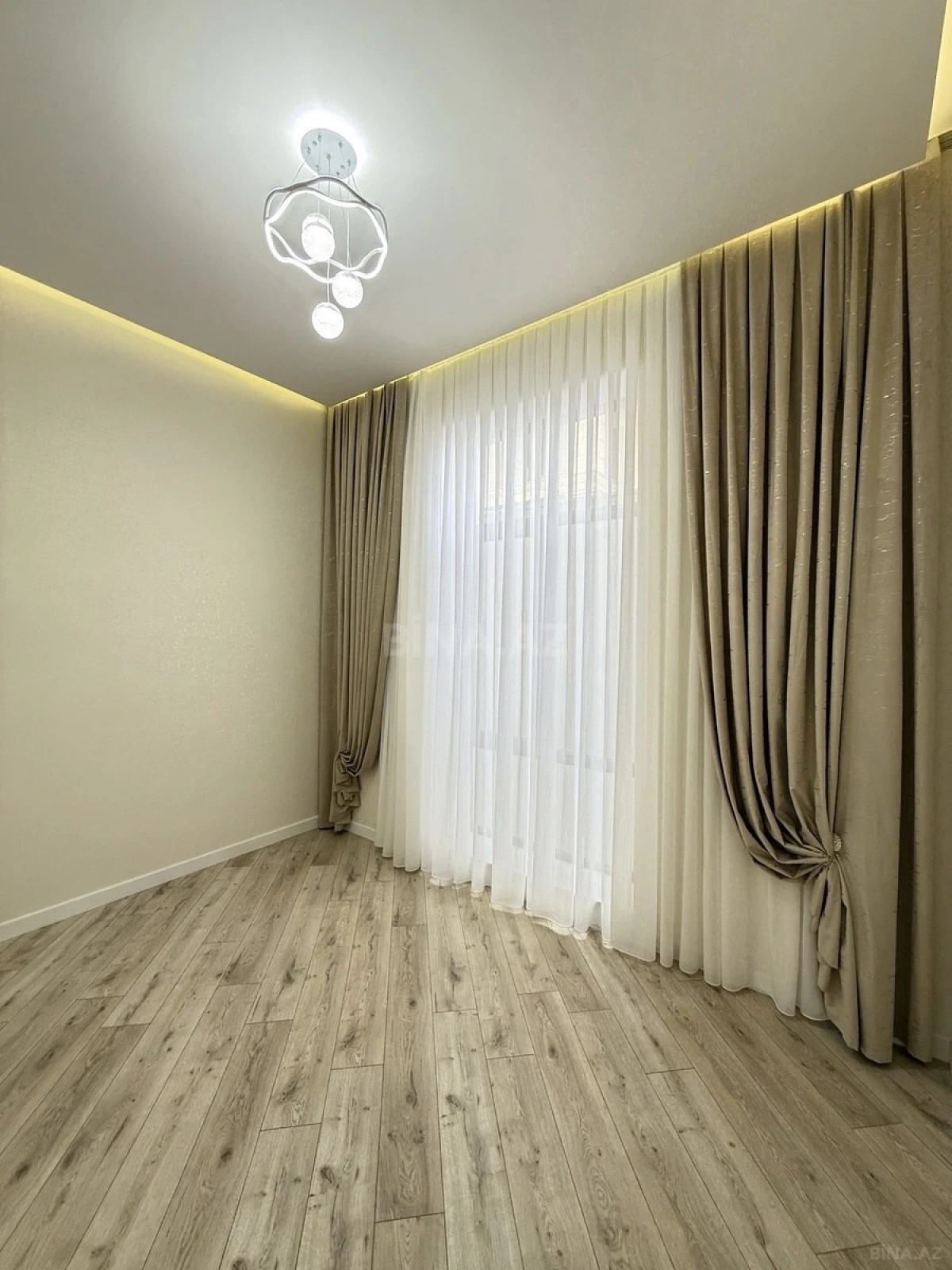Satılır 4 otaqlı həyət evi 170 m²