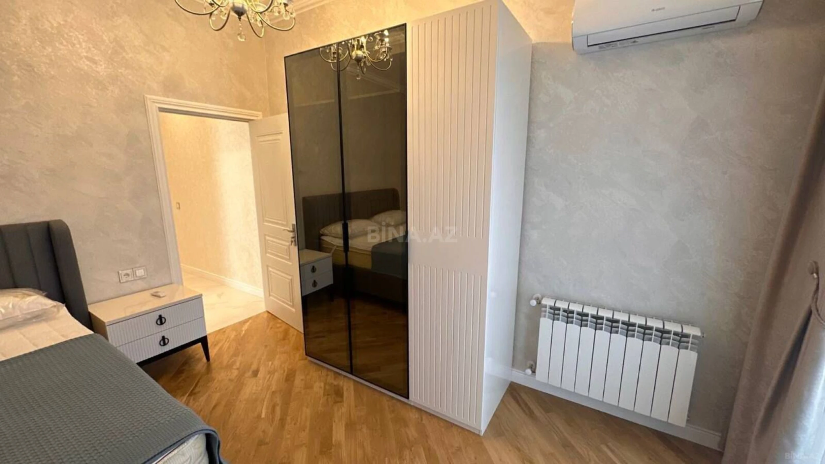 Satılır 3 otaqlı mənzil 102 m²