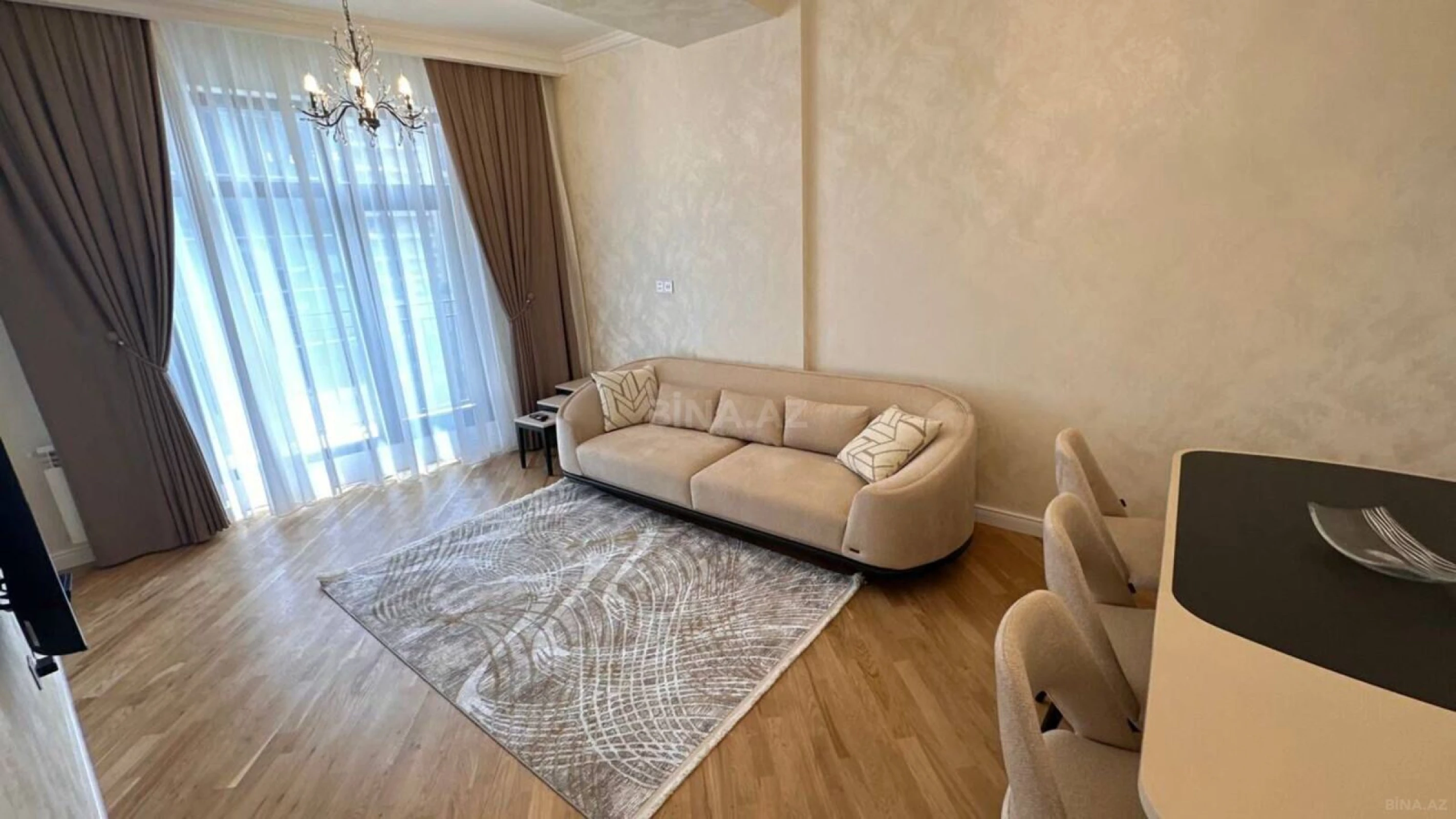 Satılır 3 otaqlı mənzil 102 m²
