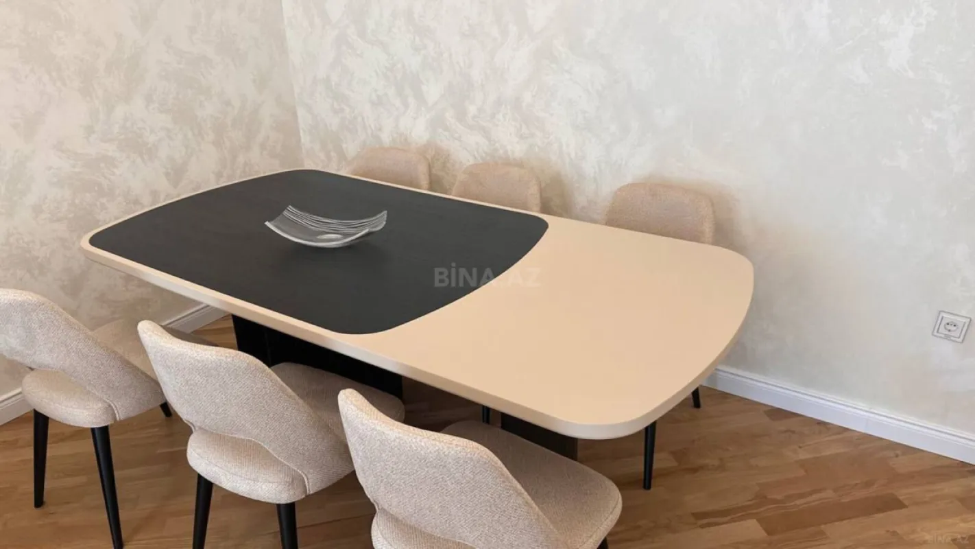 Satılır 3 otaqlı mənzil 102 m²