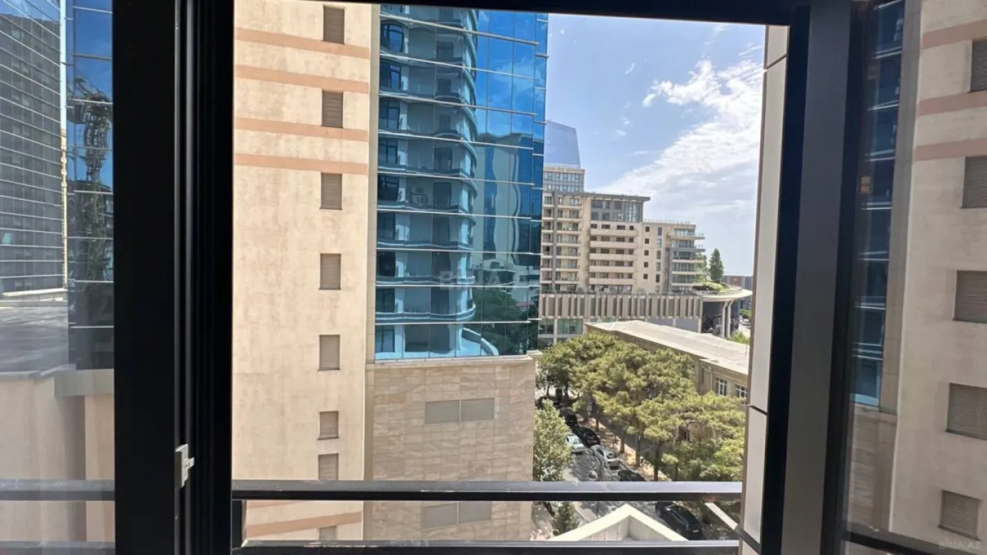 Satılır 3 otaqlı mənzil 102 m²